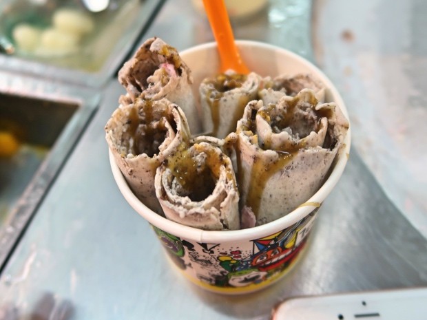 Thai Ice Cream Rolls